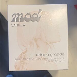Ariana Grande Mod Vanilla Perfume in White and Silver